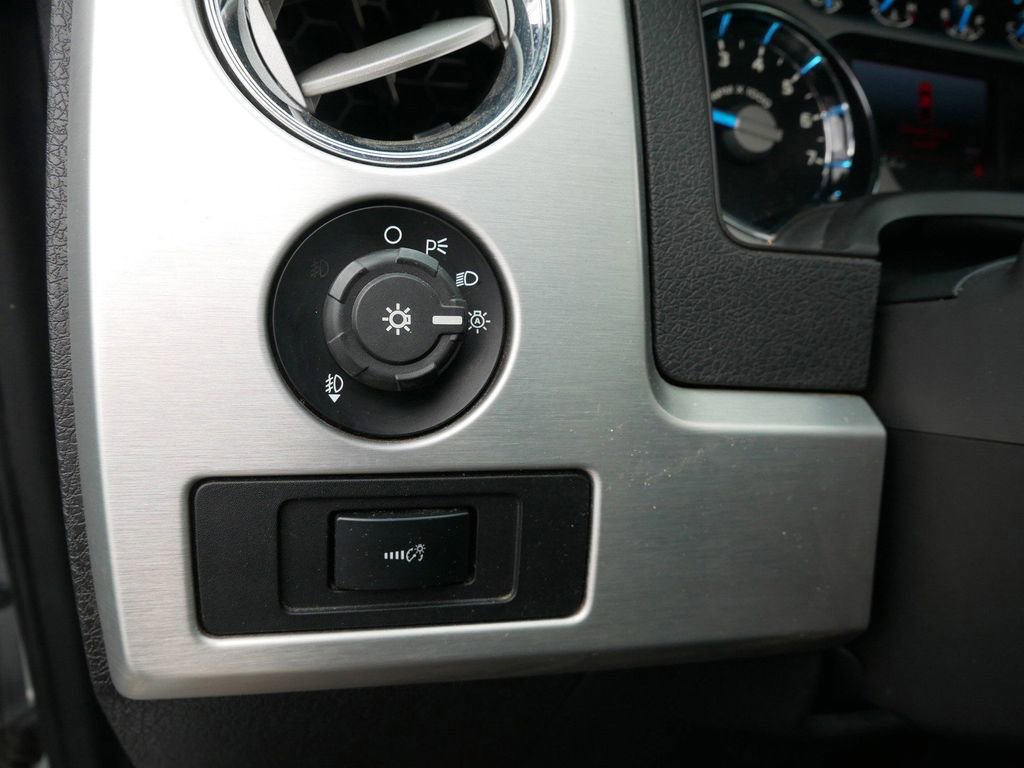 Used 2014 Ford F150 Platinum image 12