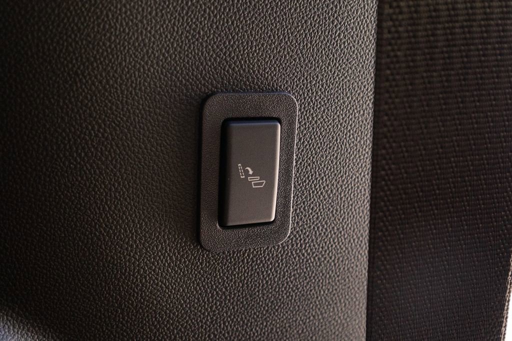 New 2025 Chevrolet Suburban Premier w/ Sun And Tow Package image 41