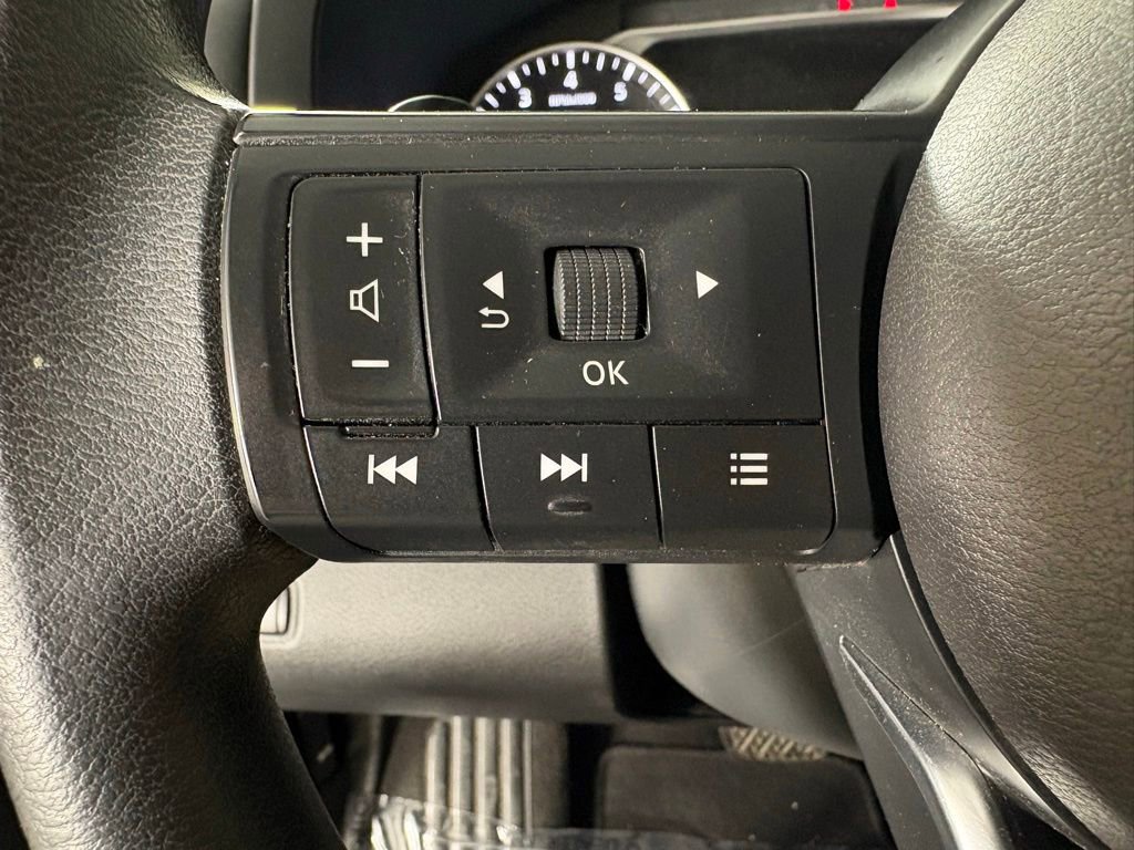 Used 2023 Nissan Pathfinder S FWD image 24