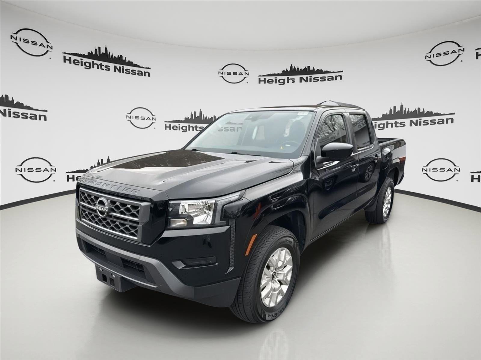 Used 2023 Nissan Frontier SV image 4