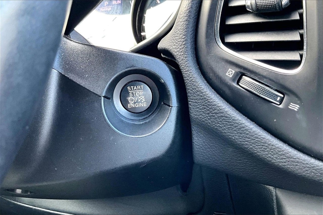 Certified 2019 Jeep Compass Latitude w/ Cold Weather Group image 24