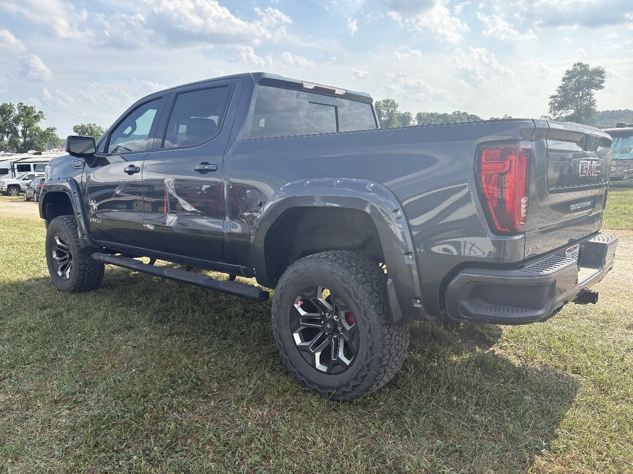 Used 2020 GMC Sierra 1500 AT4 w/ AT4 Premium Package AWD/4WD image 18