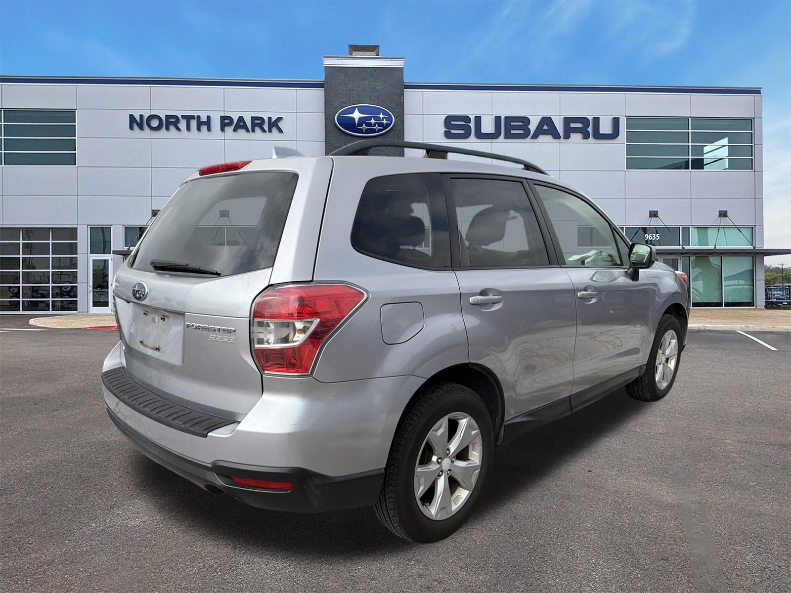 Used 2016 Subaru Forester 2.5i Premium w/ Popular Package #2 AWD/4WD image 3