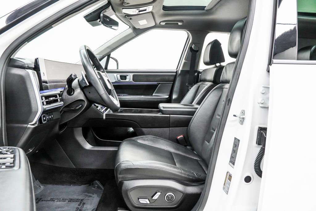 Used 2024 Hyundai Santa Fe Limited image 40