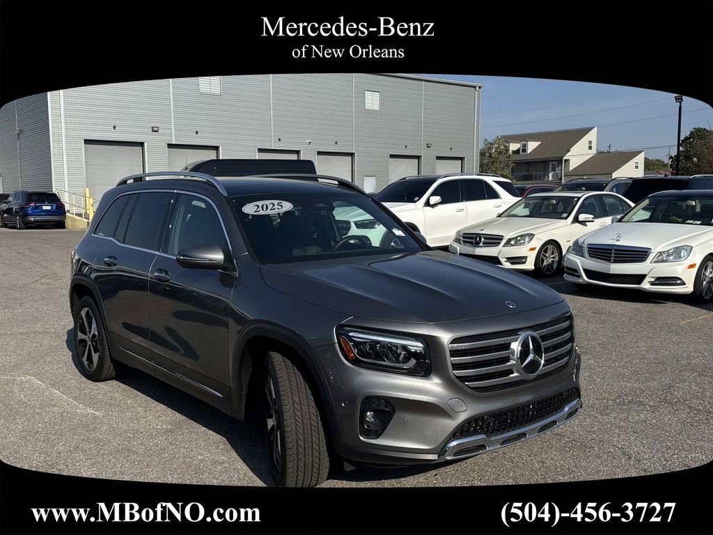 Used 2025 Mercedes-Benz GLB 250 image 1