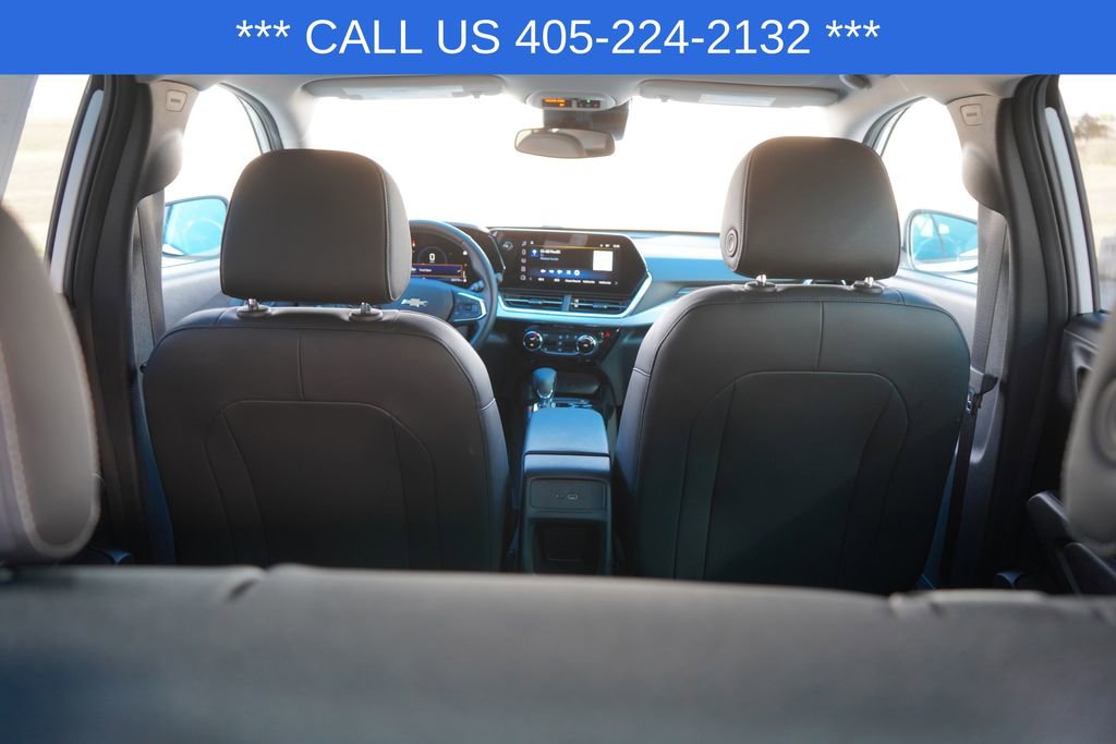 Used 2025 Chevrolet Trax LT w/ LT Convenience Package image 29