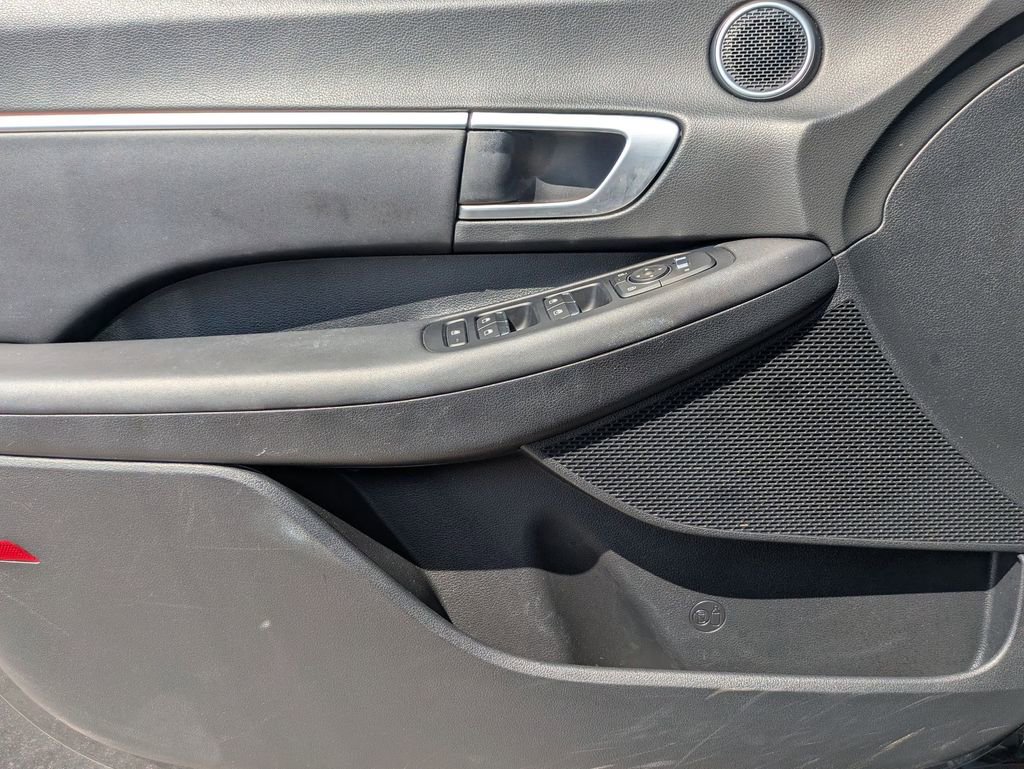Used 2025 Hyundai Sonata SEL FWD image 11