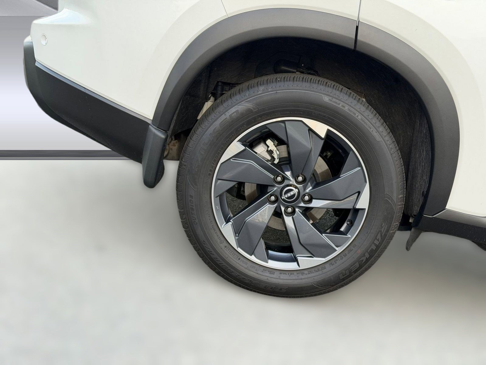 Used 2026 Nissan Rogue SV w/ SV Premium Package image 12