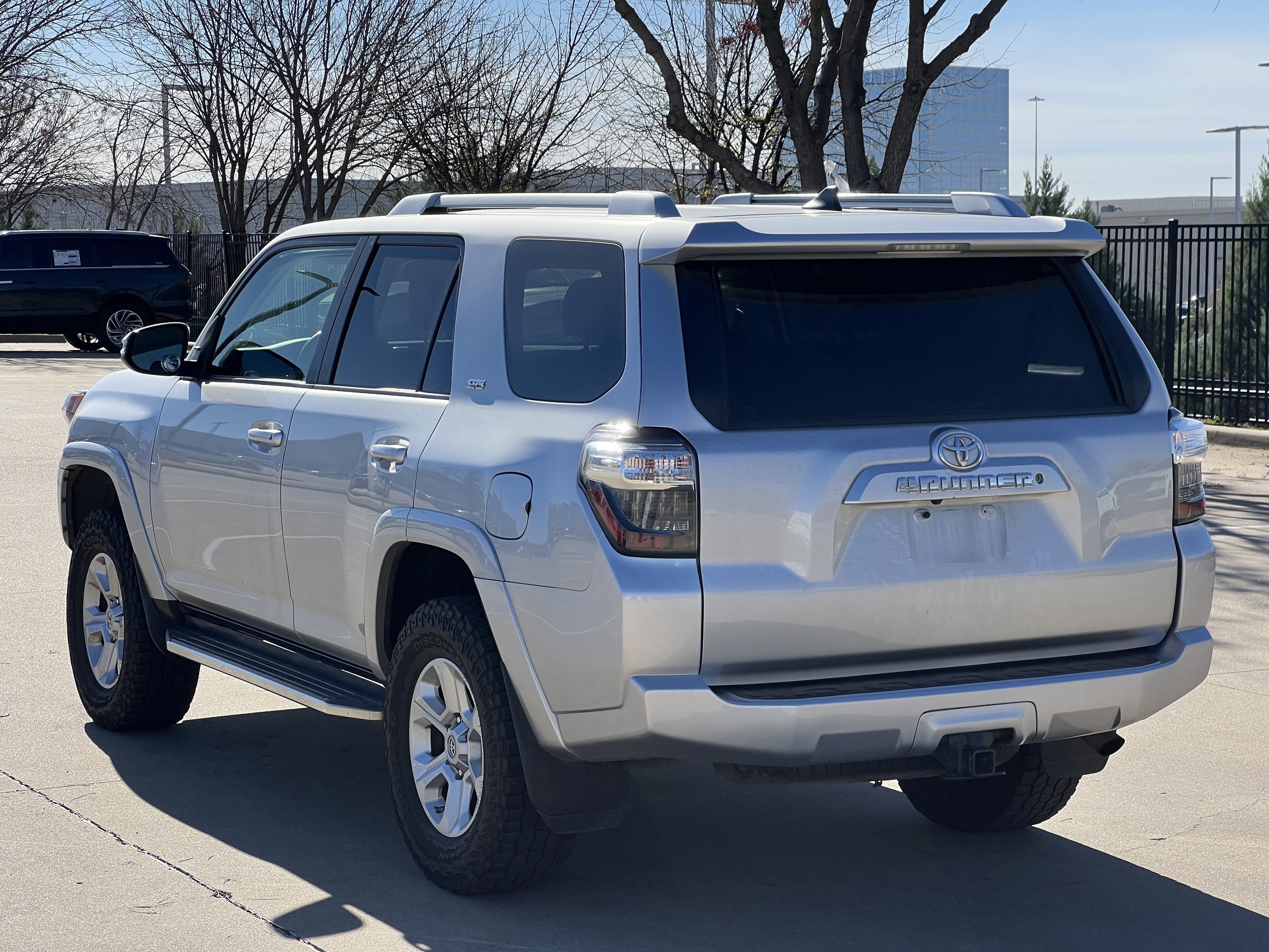 Used 2016 Toyota 4Runner SR5 Premium image 7
