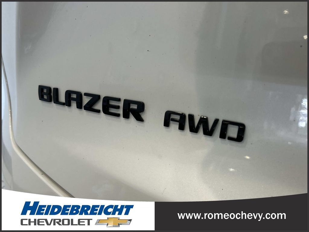 Used 2025 Chevrolet Blazer RS w/ Enhanced Convenience Package AWD/4WD image 38