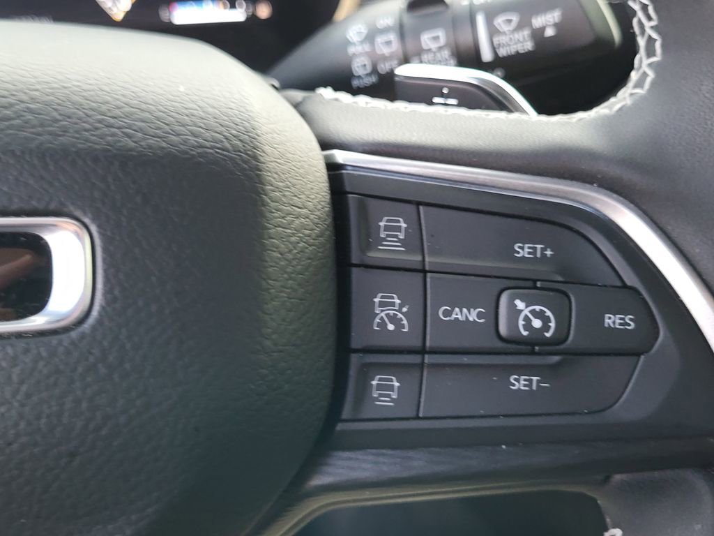 Used 2025 Jeep Grand Cherokee L Altitude image 30