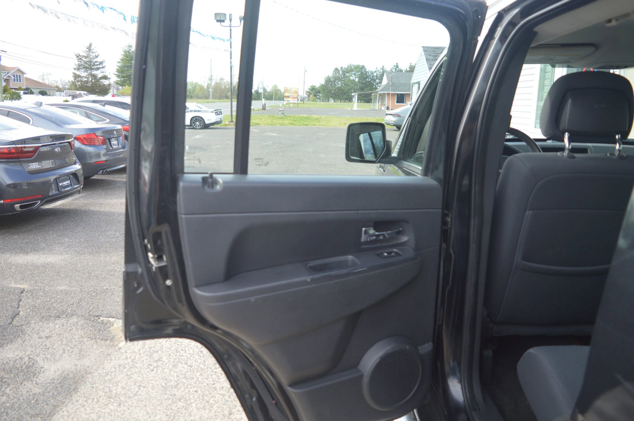 Used 2010 Jeep Liberty Sport image 23