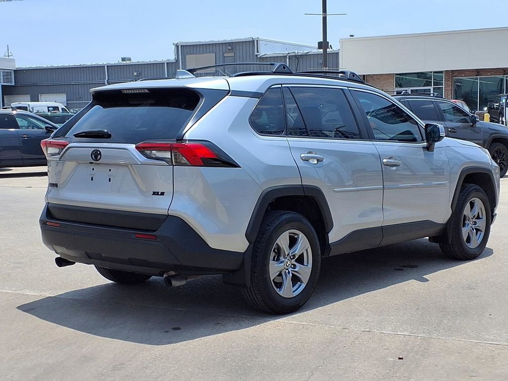 Used 2024 Toyota RAV4 XLE w/ Convenience Package FWD image 8