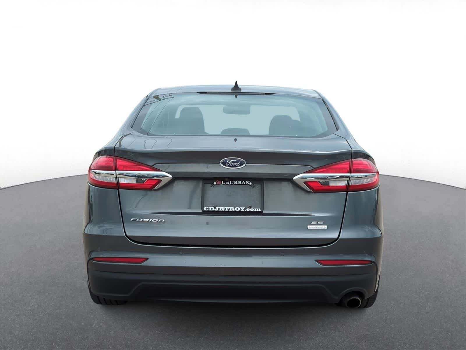 Used 2020 Ford Fusion SE FWD image 7
