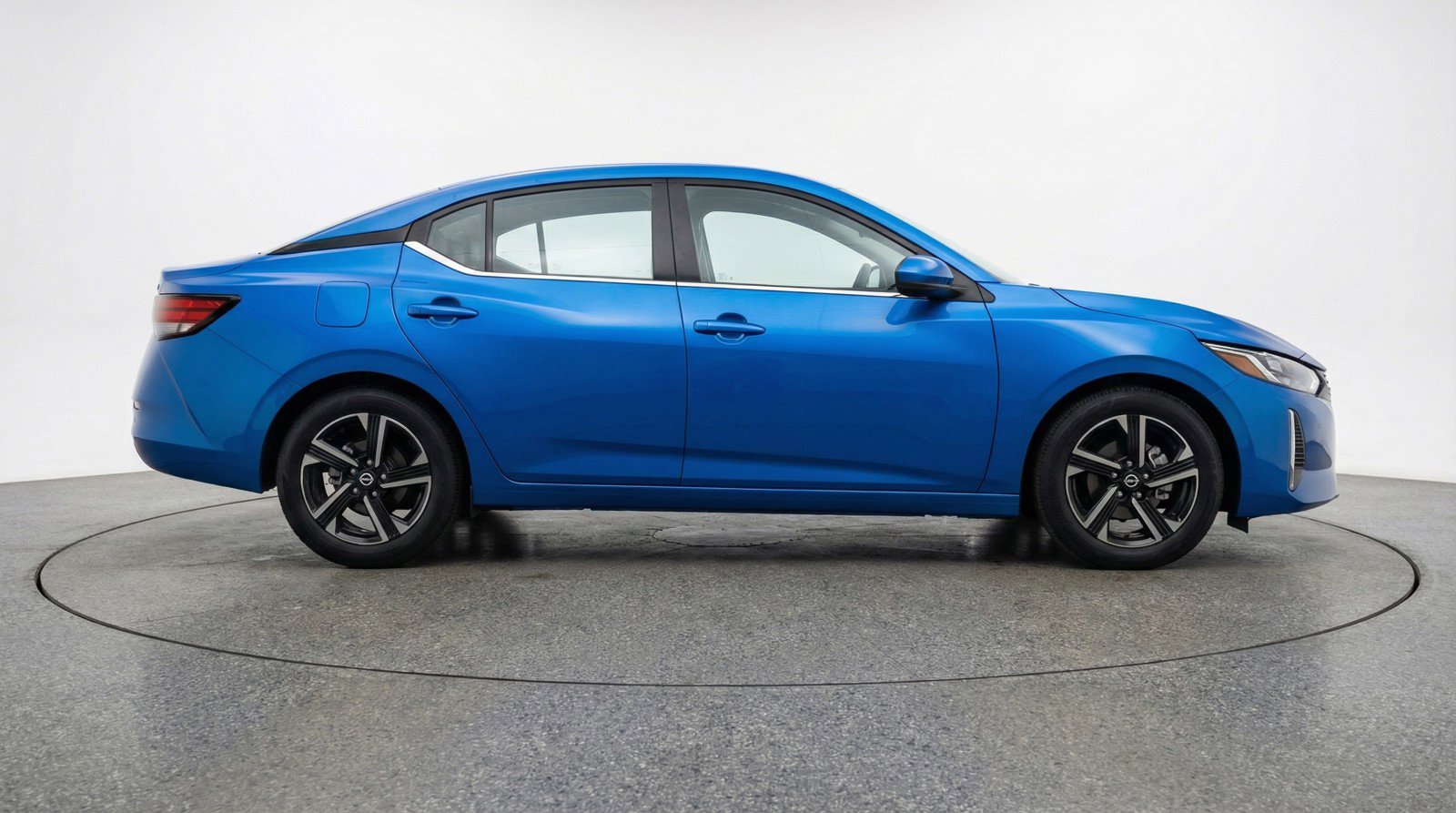 Used 2025 Nissan Sentra SV image 11