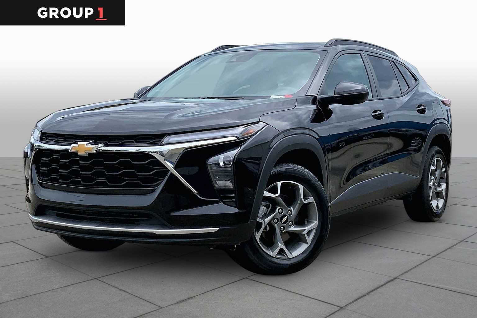 Used 2025 Chevrolet Trax LT FWD image 1