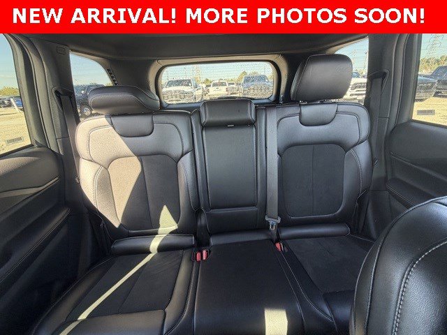 Used 2025 Jeep Grand Cherokee Altitude image 9