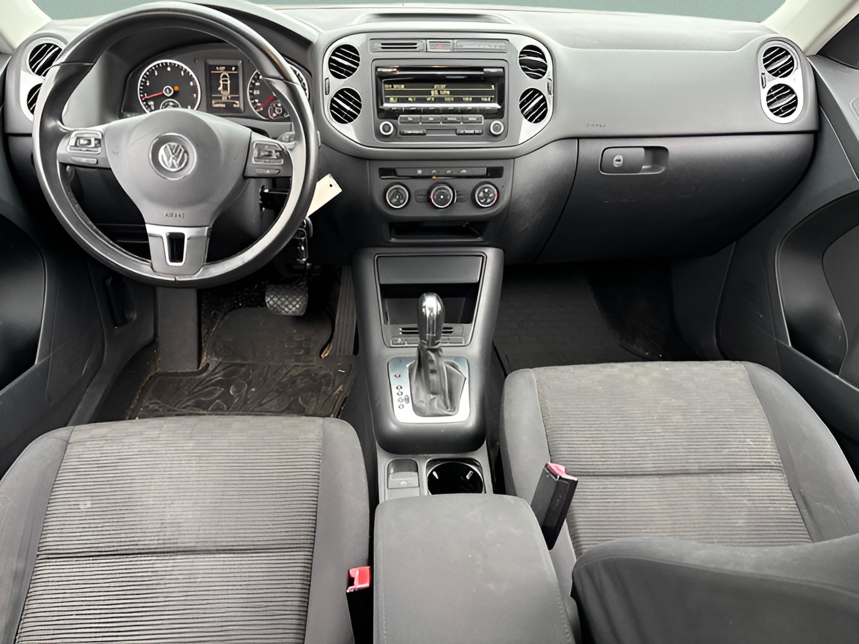 Used 2013 Volkswagen Tiguan S image 11