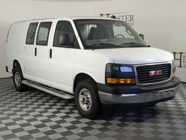 Used 2024 GMC Savana 2500 w/ Driver Convenience Package RWD image 2