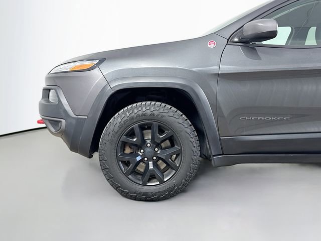 Used 2016 Jeep Cherokee Trailhawk w/ Cold Weather Group image 28