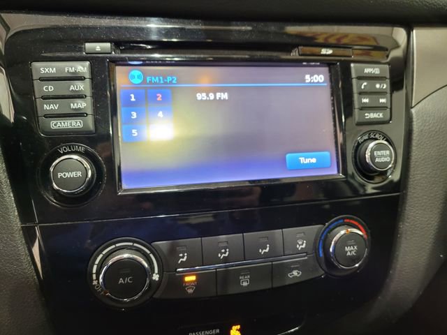 Used 2016 Nissan Rogue SV image 26