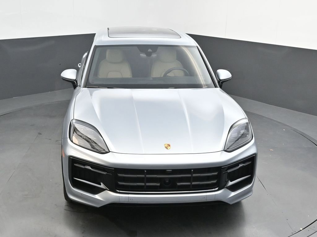 Certified 2025 Porsche Cayenne GTS image 34