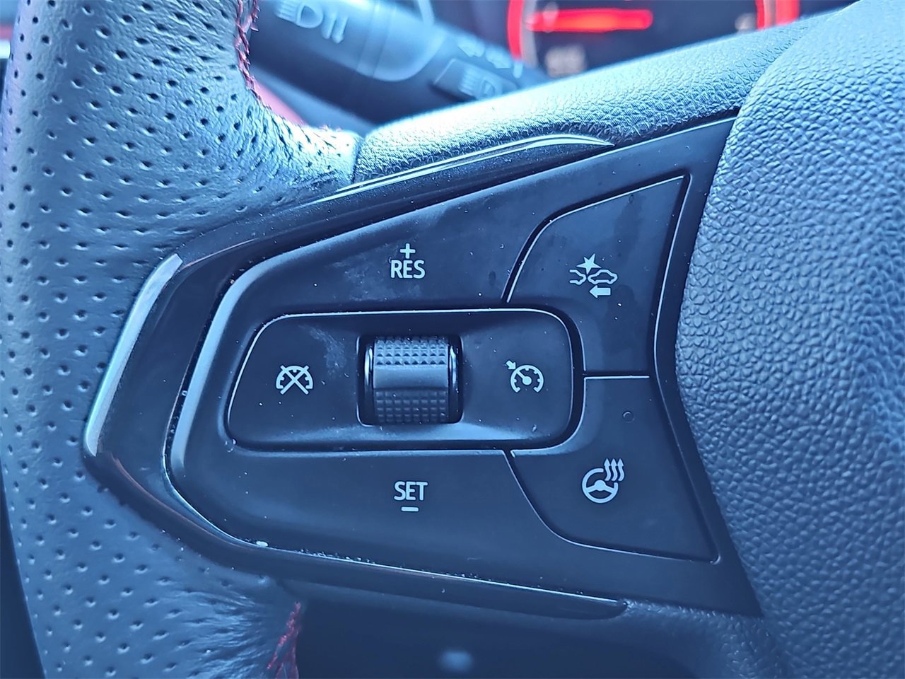 Certified 2023 Chevrolet TrailBlazer RS w/ Sun and Liftgate Package image 17