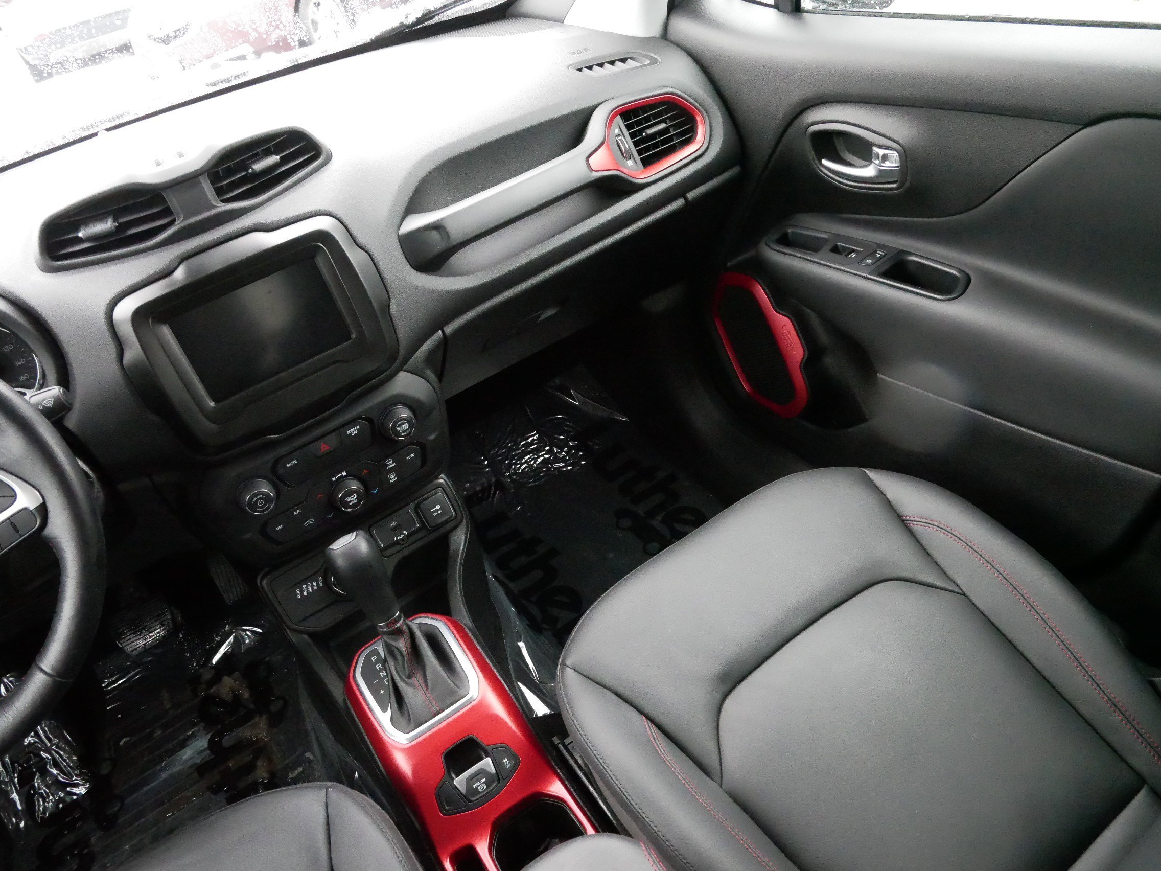 Used 2018 Jeep Renegade Trailhawk image 11