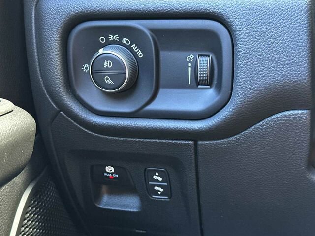 Used 2025 RAM 1500 Big Horn AWD/4WD image 29