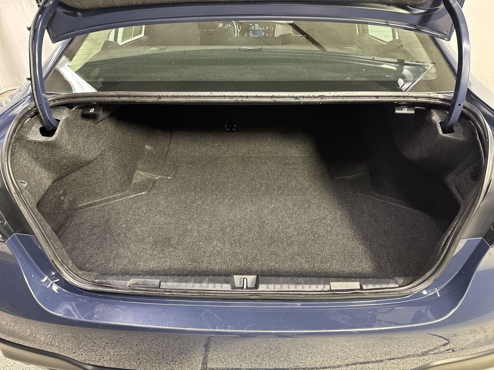 Used 2025 Subaru Legacy Premium AWD/4WD image 36