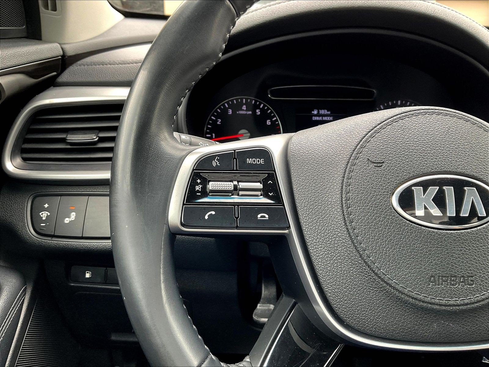 Used 2020 Kia Sorento LX w/ LX I4 Convenience Package AWD/4WD image 10
