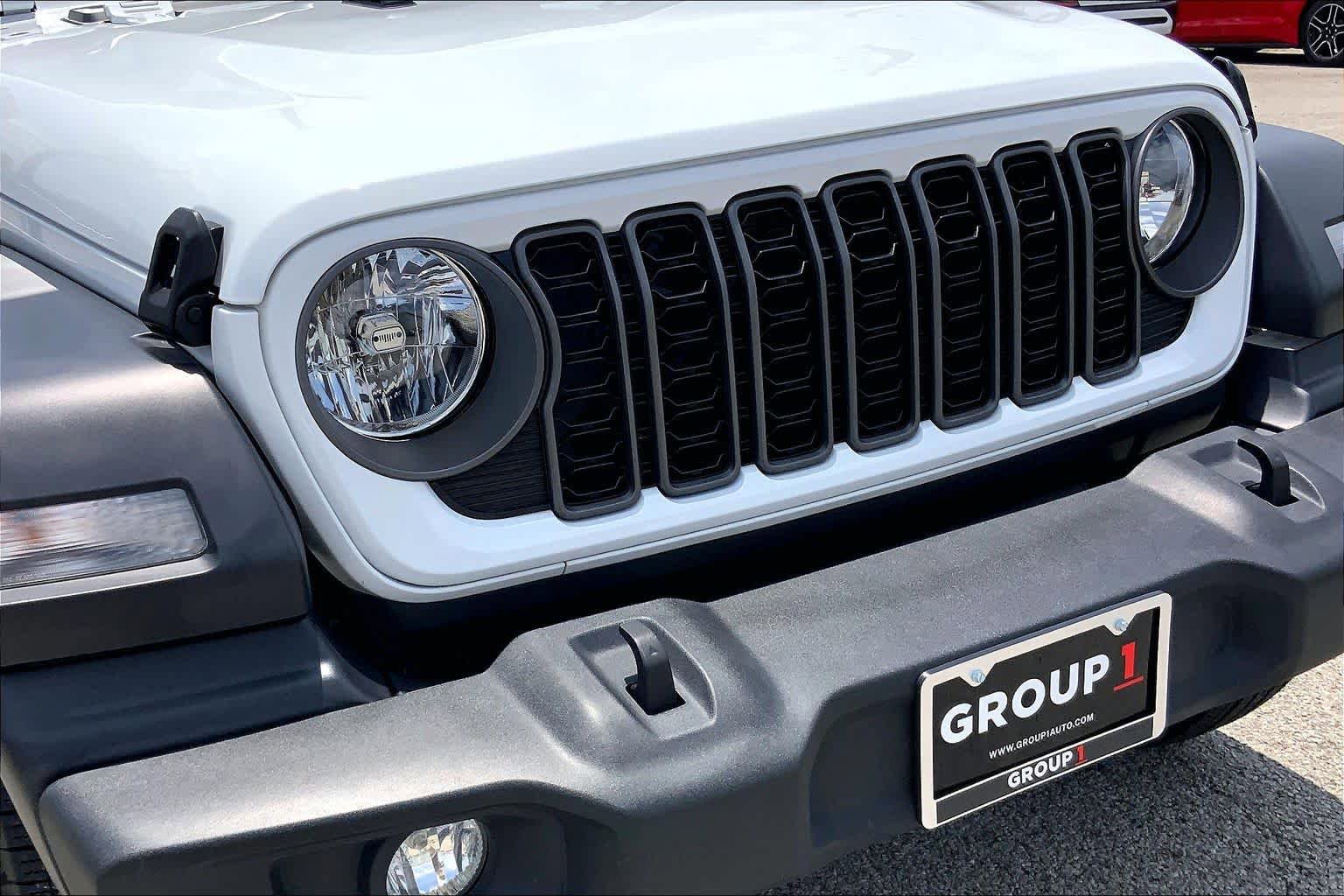 Used 2024 Jeep Wrangler Sport AWD/4WD image 29