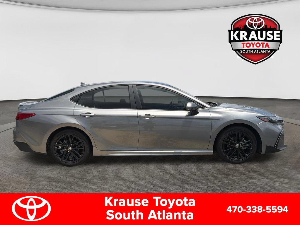 Used 2025 Toyota Camry SE w/ Convenience Package FWD image 4