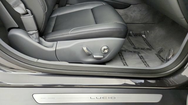 Used 2024 Lucid Air Touring AWD/4WD image 37