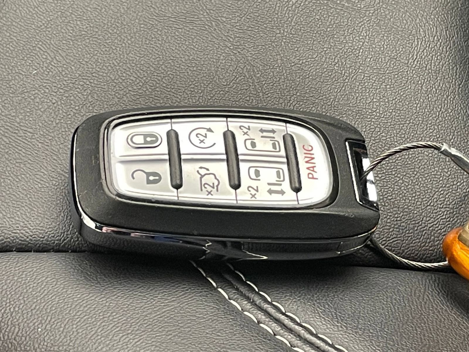 Used 2025 Chrysler Pacifica Select FWD image 23