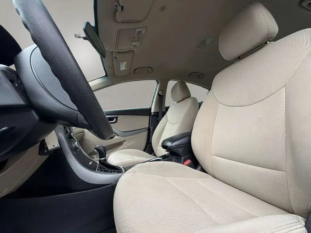 Used 2014 Hyundai Elantra SE w/ Option Group 02 FWD image 11