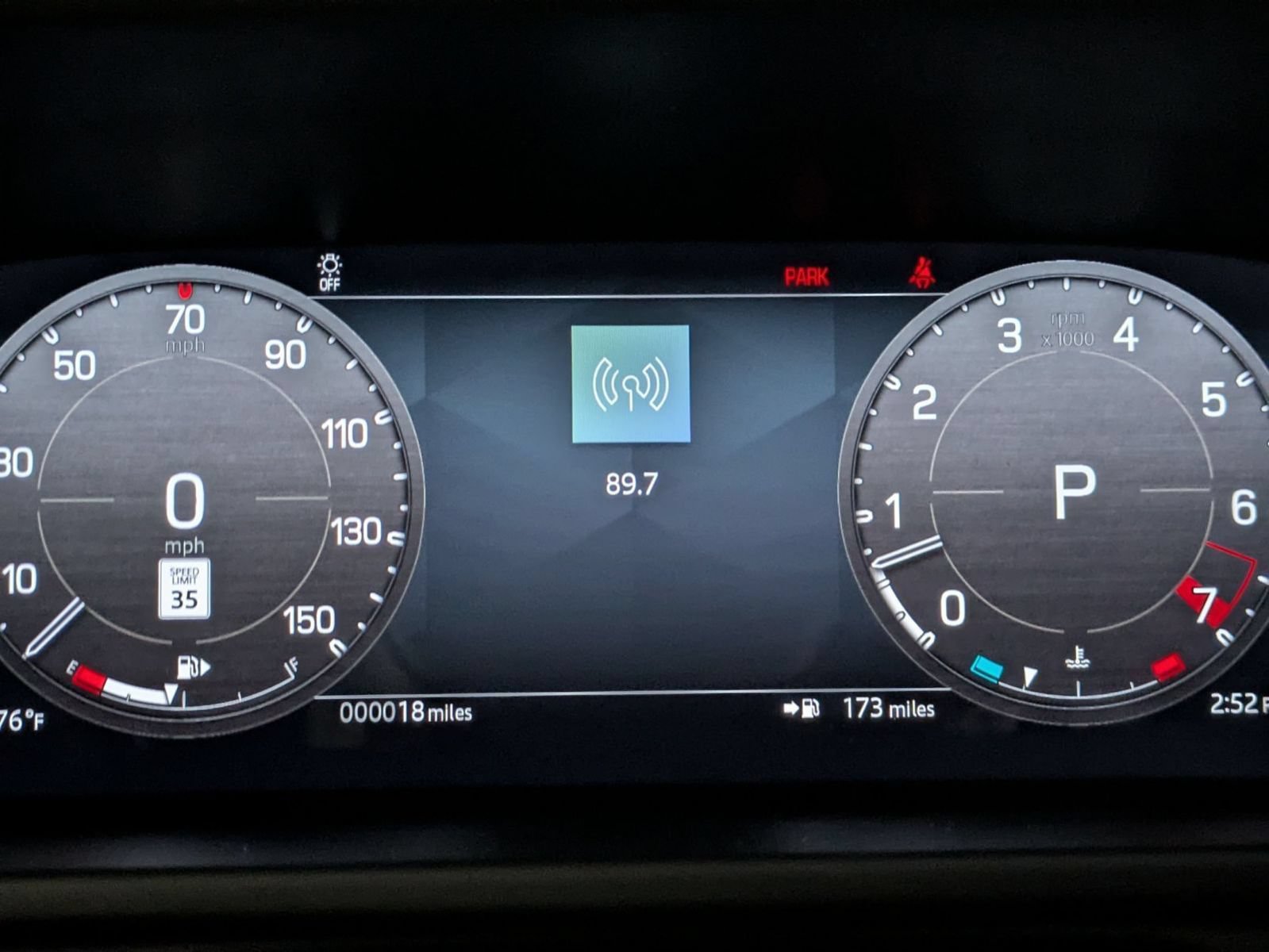 New 2026 Land Rover Defender 130 X-Dynamic SE AWD/4WD image 18