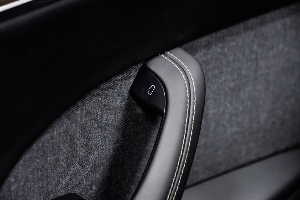 Used 2022 Tesla Model X image 40