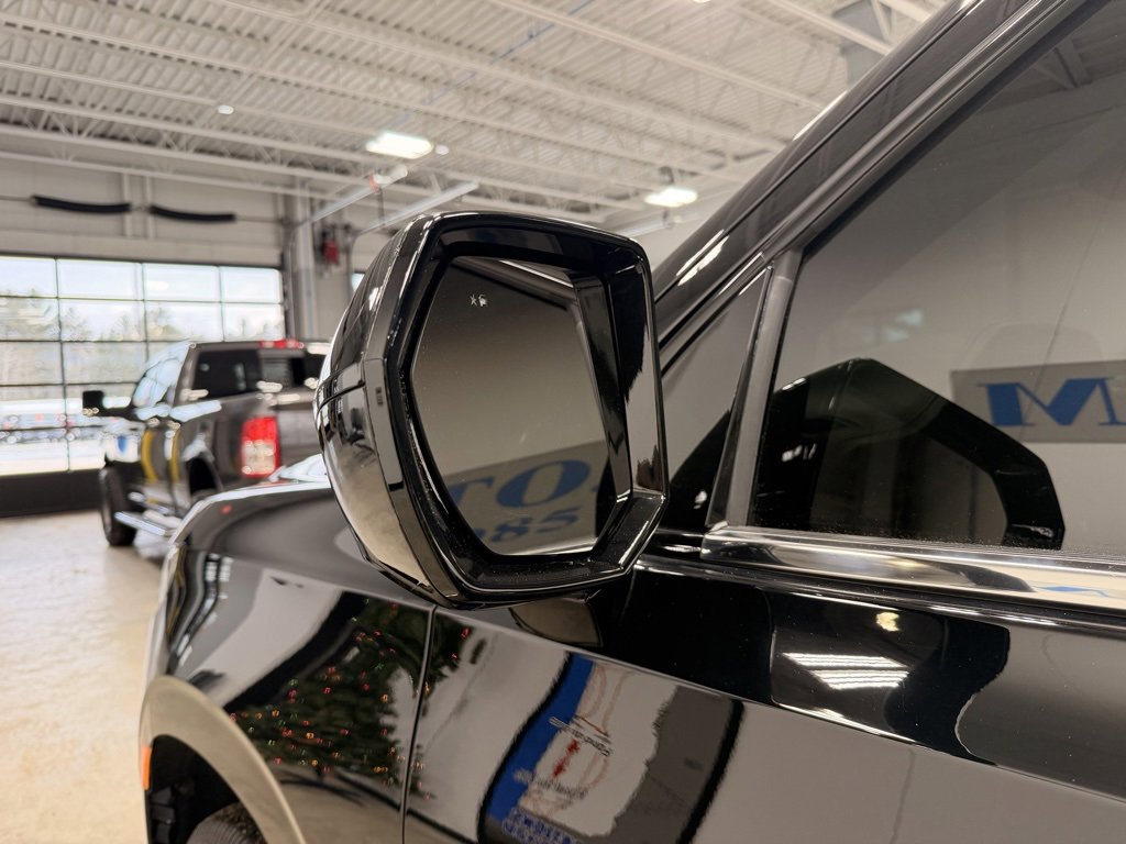 Used 2023 Chevrolet Suburban LS image 26