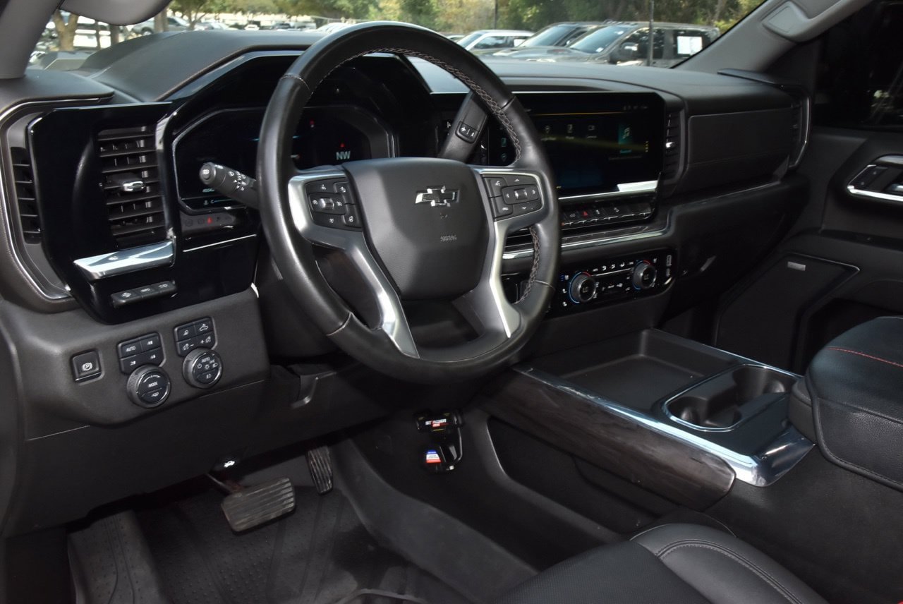 Used 2024 Chevrolet Silverado 2500 LTZ w/ LTZ Plus Package AWD/4WD image 34