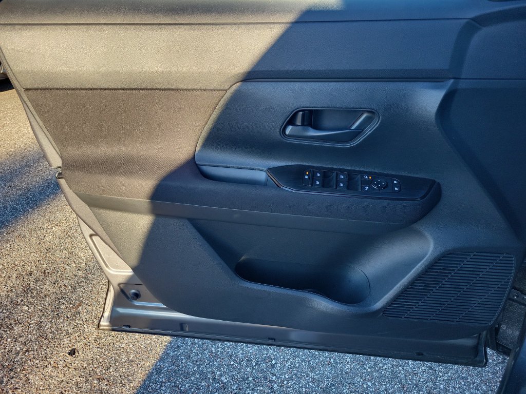 Used 2026 Nissan Kicks S FWD image 12