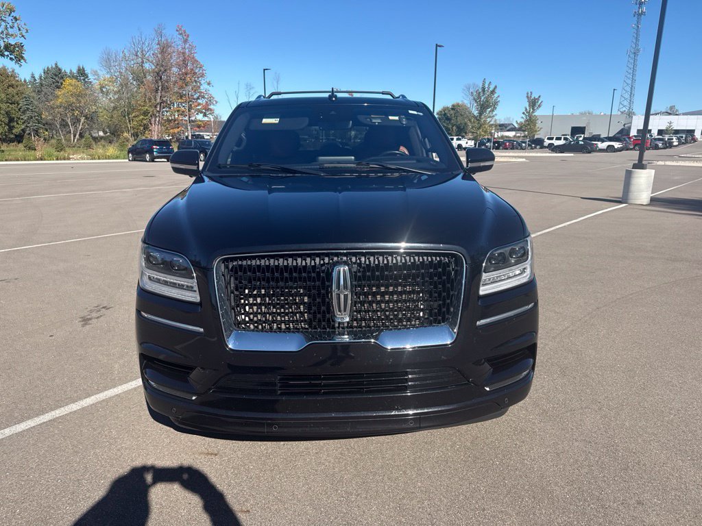 Used 2020 Lincoln Navigator Reserve w/ Equipment Group 208A Reserve AWD/4WD image 2