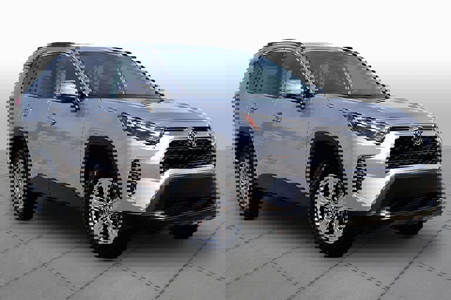 Used 2025 Toyota RAV4 XLE image 4
