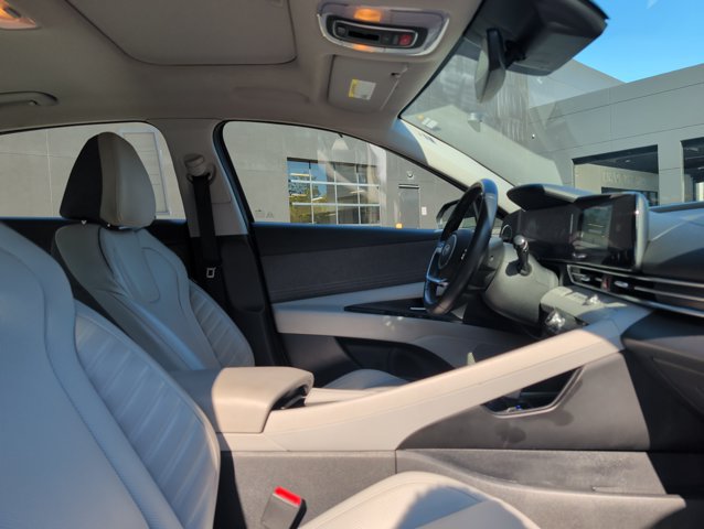 Used 2024 Hyundai Elantra Limited FWD image 28