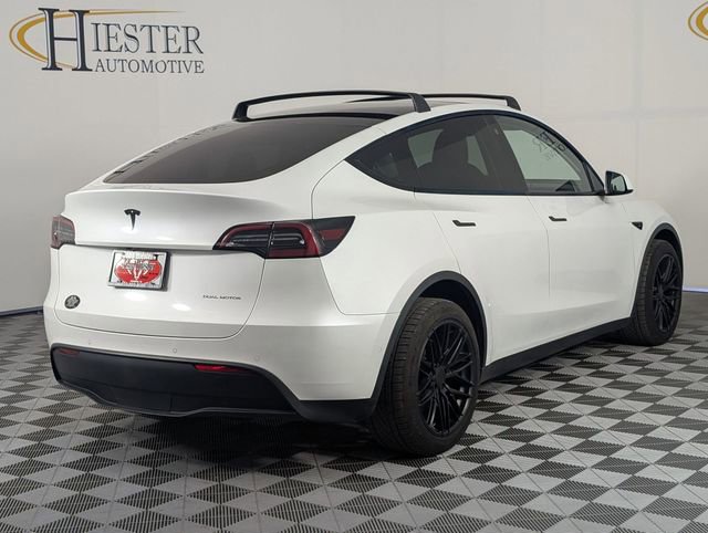 Used 2022 Tesla Model Y Long Range image 7
