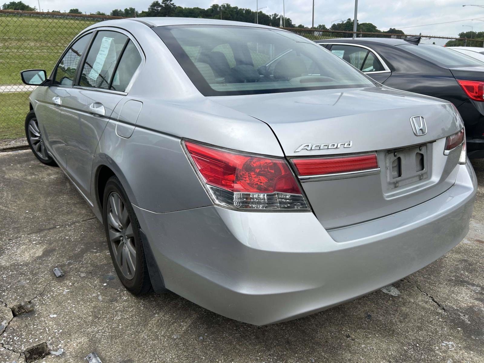 Used 2011 Honda Accord EX image 3