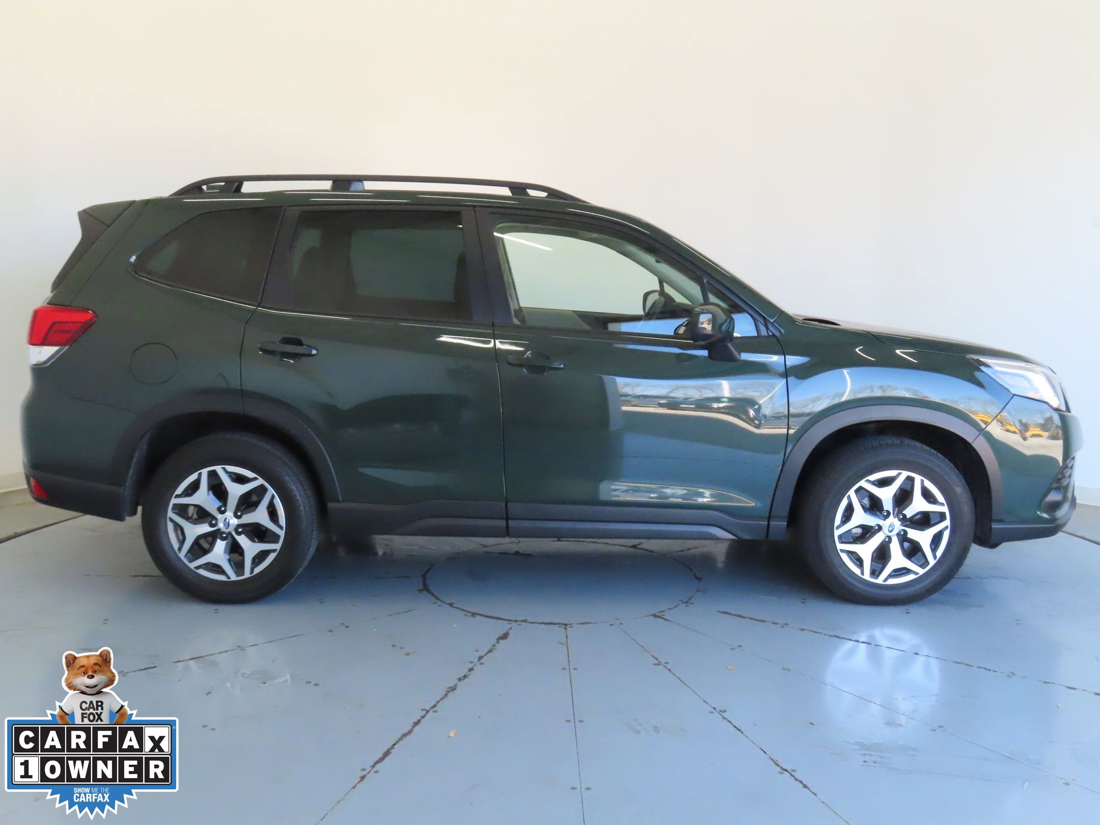 Used 2023 Subaru Forester Premium image 2