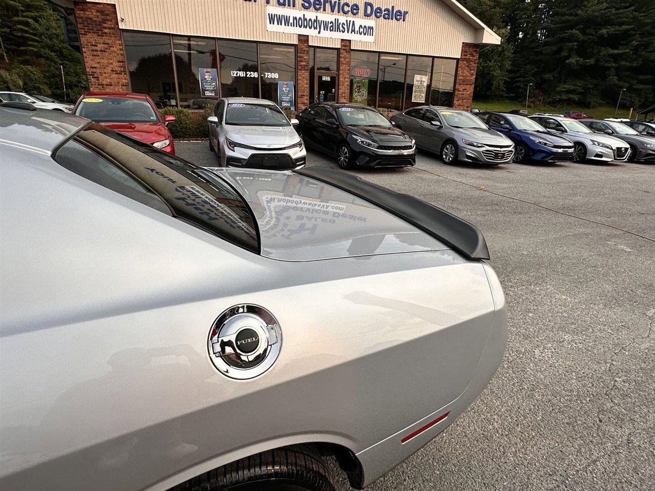 Used 2023 Dodge Challenger SXT image 9