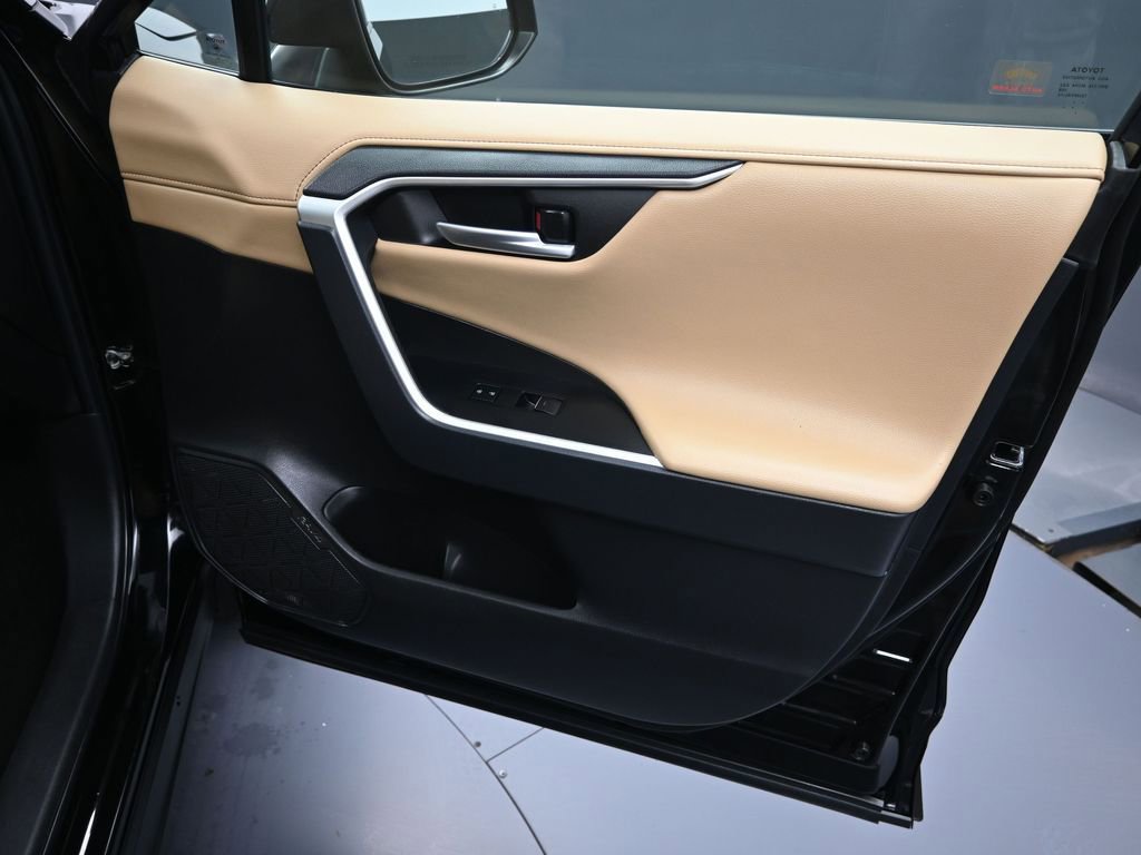 Used 2023 Toyota RAV4 Limited image 38