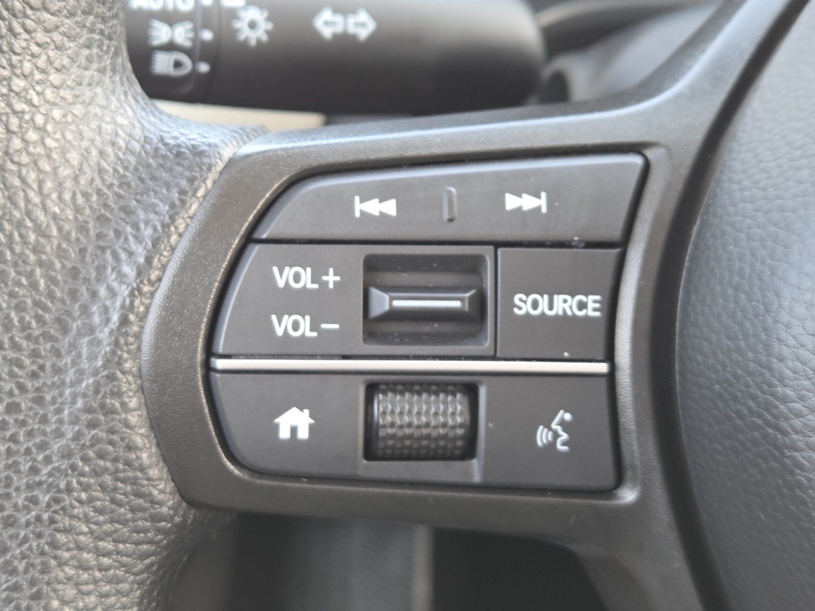 Used 2025 Honda HR-V LX image 33